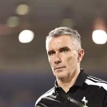 الكشف عن رد كارتيرون بشأن التفاوض مع نادي الزمالك